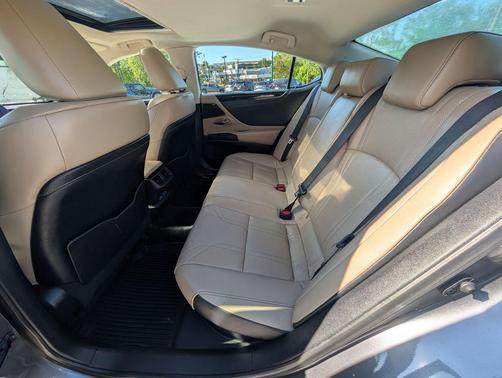 Gray Pearl 2021 Lexus ES 300h Luxury