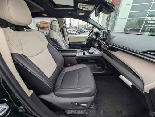 2026 Toyota Sienna Platinum
