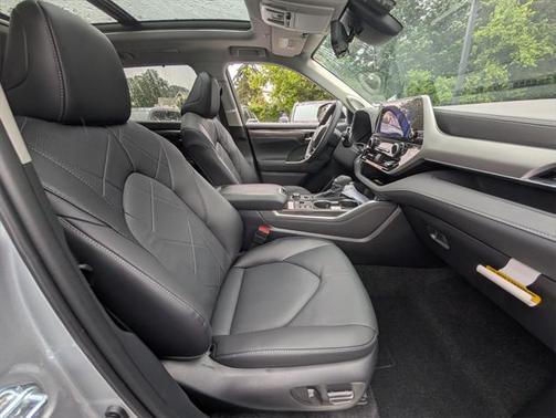 2025 Toyota Highlander Platinum