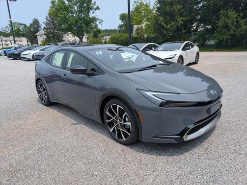 2025 Toyota Prius L