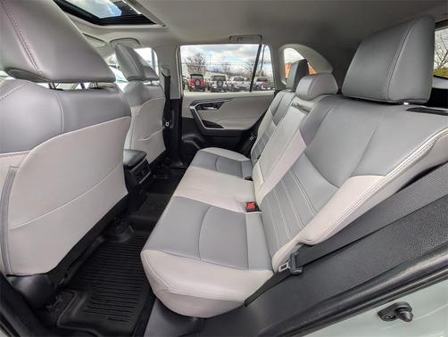 2020 Toyota RAV4 XLE Premium