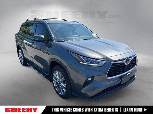 Magnetic Gray 2024 Toyota Highlander Limited