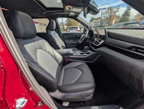 2026 Toyota Highlander XSE