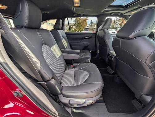 2026 Toyota Highlander XSE