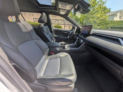 2025 Toyota RAV4 Hybrid SE