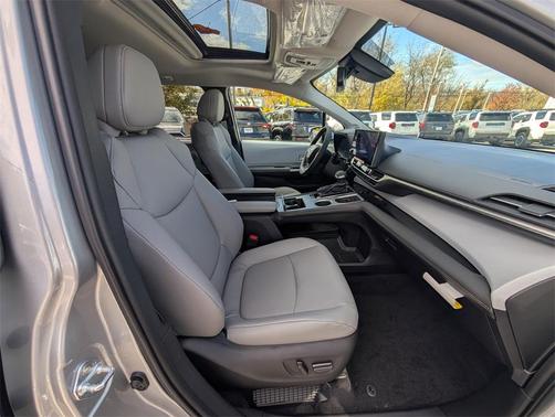 2025 Toyota Sienna XLE
