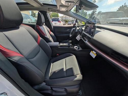2025 Toyota Prius L