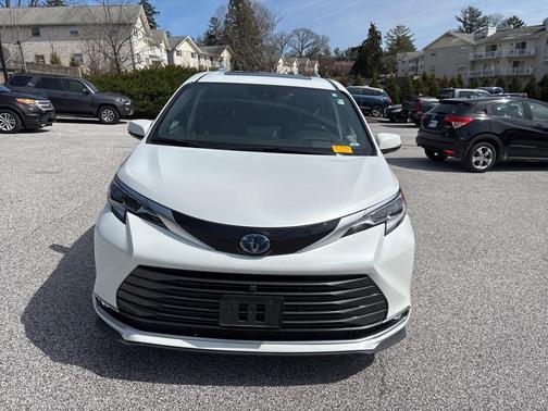 2022 Toyota Sienna Platinum