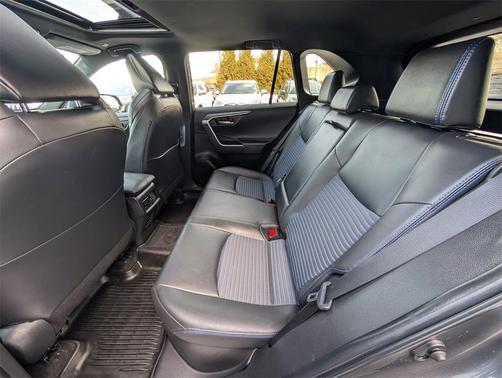 2024 Toyota RAV4 Hybrid SE