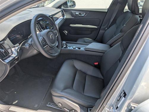 2025 Volvo S60 B5 Core
