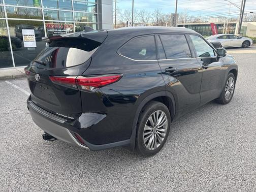 2022 Toyota Highlander Platinum