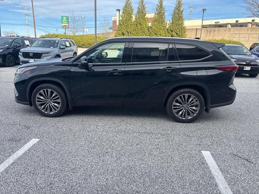 2022 Toyota Highlander Platinum