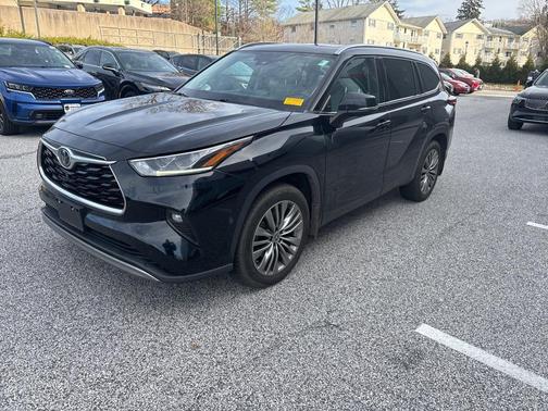 2022 Toyota Highlander Platinum