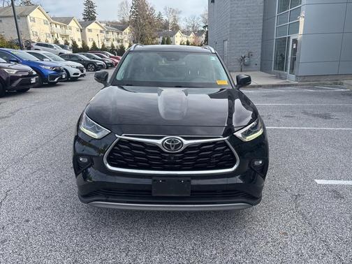 2022 Toyota Highlander Platinum