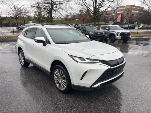 2023 Toyota Venza XLE