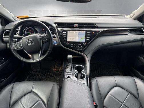 2019 Toyota Camry Hybrid XLE