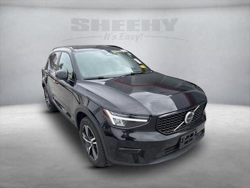 2024 Volvo XC40 B5 Core Bright Theme
