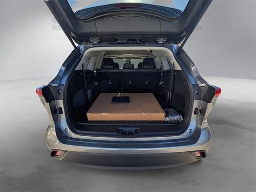 2025 Toyota Highlander XLE