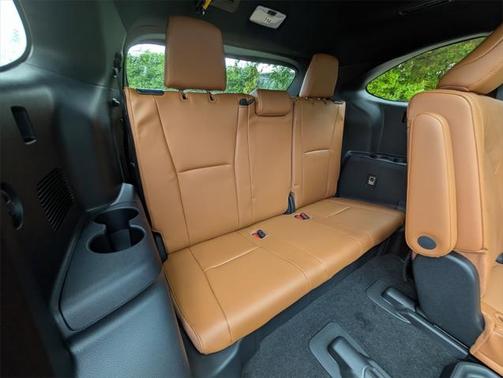 2025 Toyota Highlander Hybrid Platinum