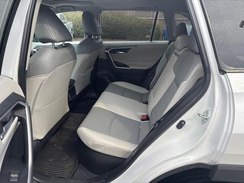 2025 Toyota RAV4 Hybrid XLE Premium