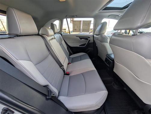 2025 Toyota RAV4 Hybrid XLE Premium