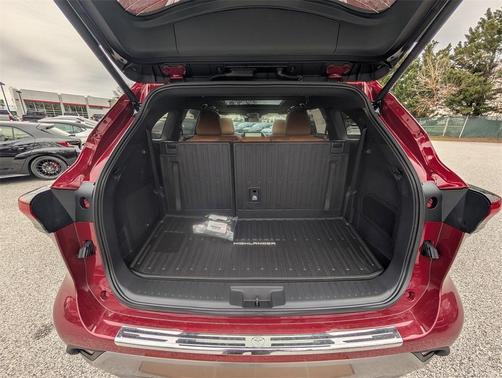 2026 Toyota Highlander Platinum