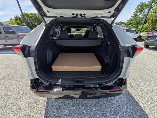 2025 Toyota RAV4 Hybrid SE