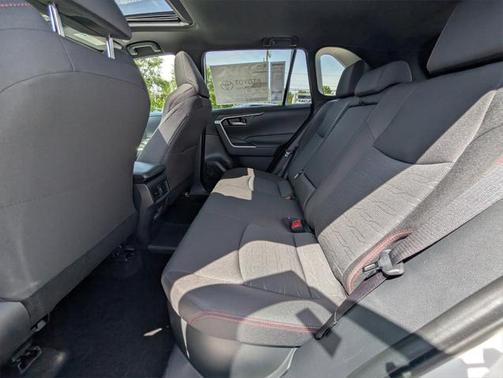 2025 Toyota RAV4 Hybrid SE