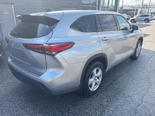 2022 Toyota Highlander L
