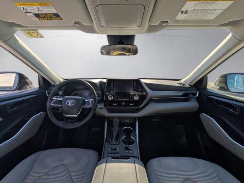 Celestial Silver Metallic 2022 Toyota Highlander L