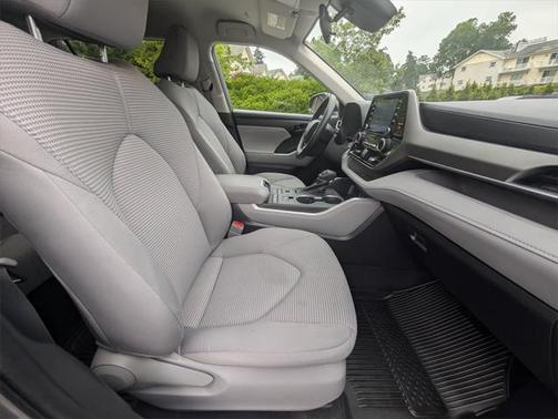 2022 Toyota Highlander L