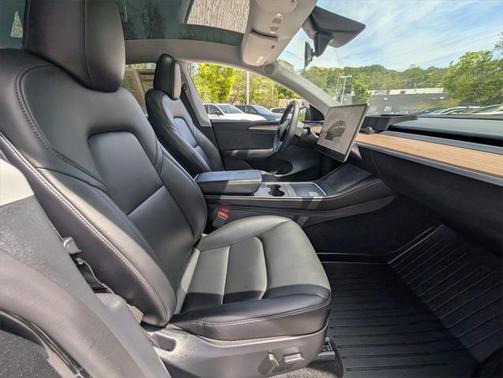 2024 Tesla Model Y Long Range Dual Motor All-Wheel Drive