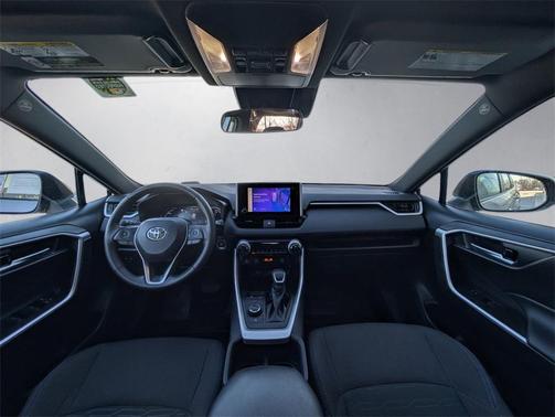 2023 Toyota RAV4 Hybrid SE