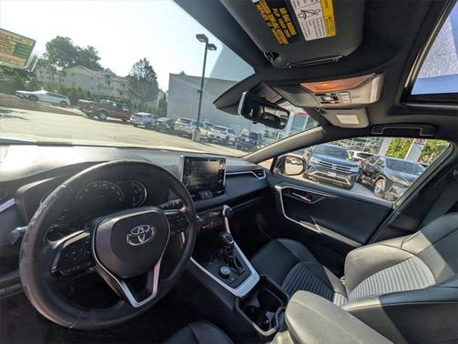 2019 Toyota RAV4 Hybrid SE