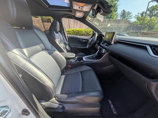 2019 Toyota RAV4 Hybrid SE