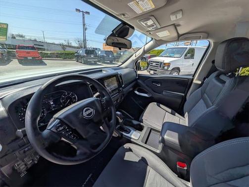 2023 Nissan Frontier SV