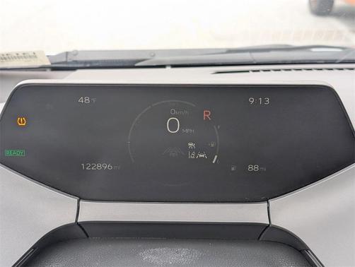 2023 Toyota Prius LE