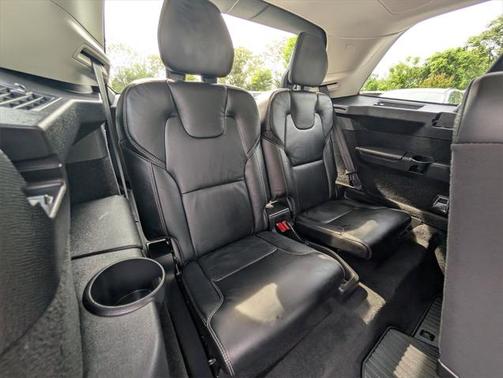 2022 Volvo XC90 Recharge Plug-In Hybrid T8 Inscription 6 Passenger