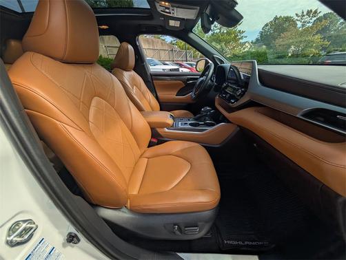 2020 Toyota Highlander Hybrid Platinum