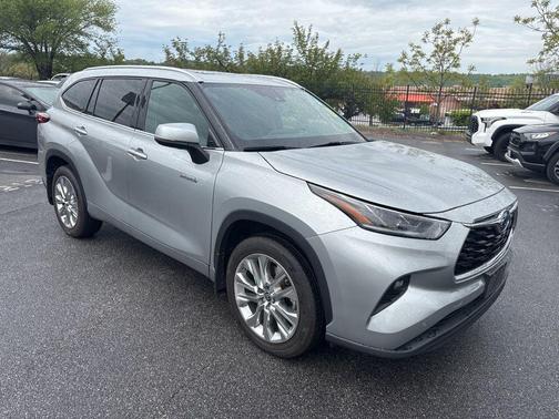 Celestial Silver Metallic 2021 Toyota Highlander Hybrid Limited