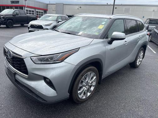 Celestial Silver Metallic 2021 Toyota Highlander Hybrid Limited