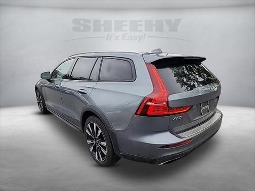 2021 Volvo V60 Cross Country T5