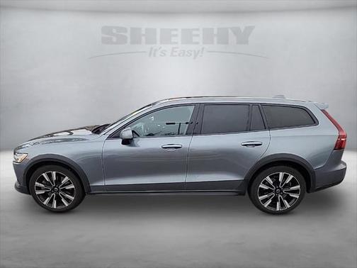 2021 Volvo V60 Cross Country T5