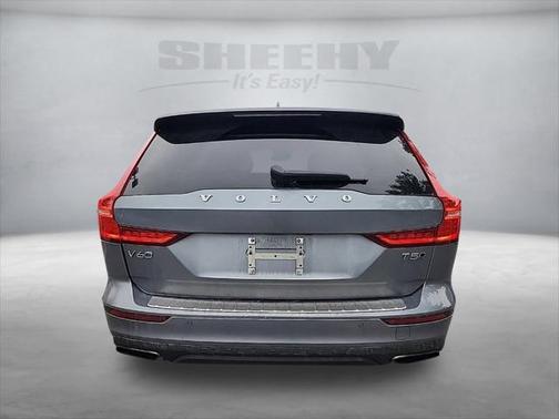 2021 Volvo V60 Cross Country T5