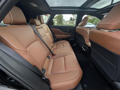 2025 Toyota Crown Signia Limited