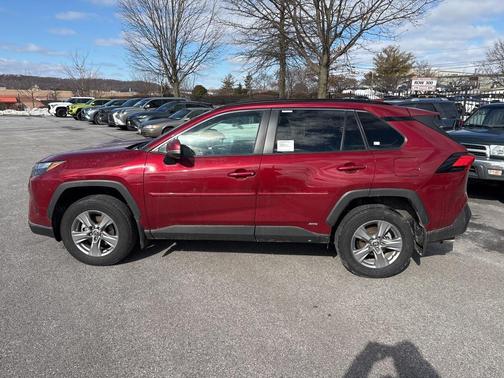 2024 Toyota RAV4 Hybrid XLE