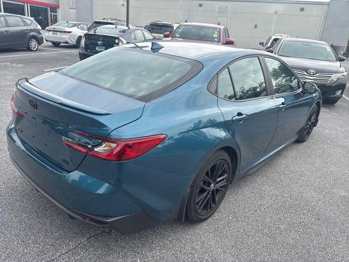 Ocean 2025 Toyota Camry SE
