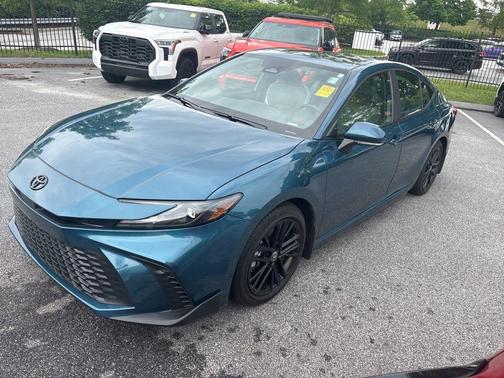 Ocean 2025 Toyota Camry SE