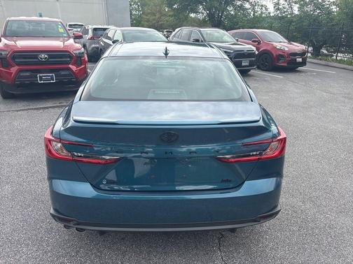Ocean 2025 Toyota Camry SE