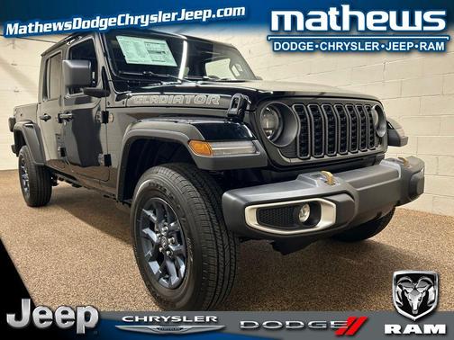 Black Clearcoat 2026 Jeep Gladiator 85th Anniversary Edition